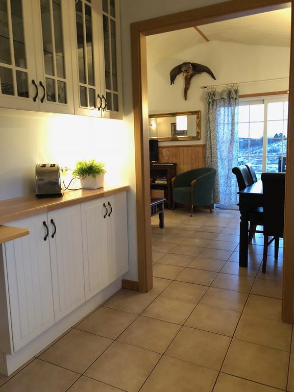 Eyjasol Cottages room 5